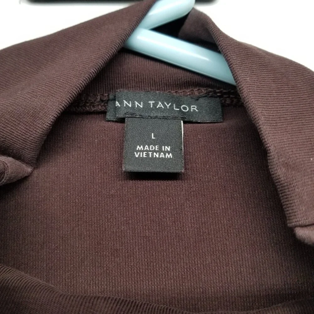 Ann Taylor Chocolate Brown Mock Turtleneck -L- Versatile Closet Staple, Stretchy - Picture 3 of 4